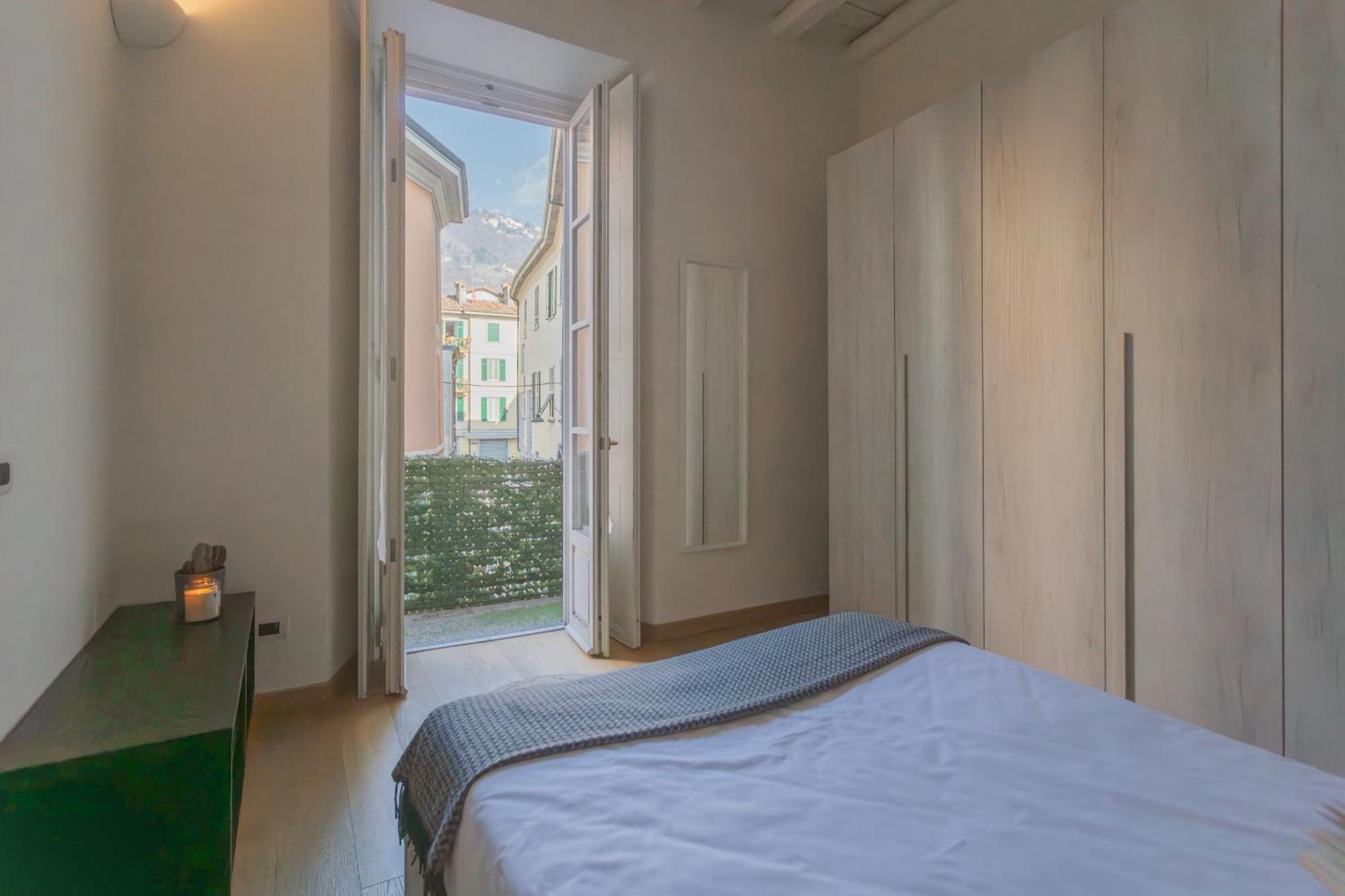 Wine Not Apartment In Como City Centre Ngoại thất bức ảnh